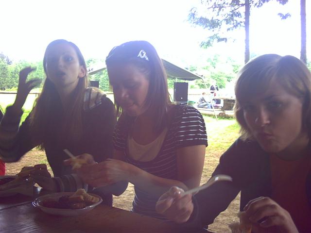 i/Kranj/Piknik06/nina/PICT0989 (Small).JPG